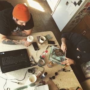 Meet your Posher, Dom